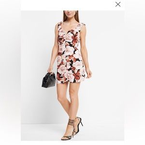 Floral print linen blend v bar mini dress size Large NWT